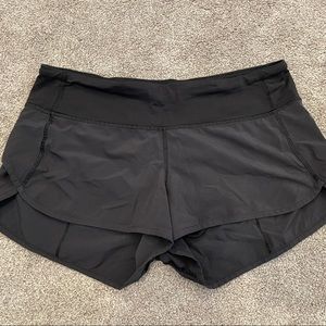 Lululemon Hotty Hot Low Rise Short 2.5”